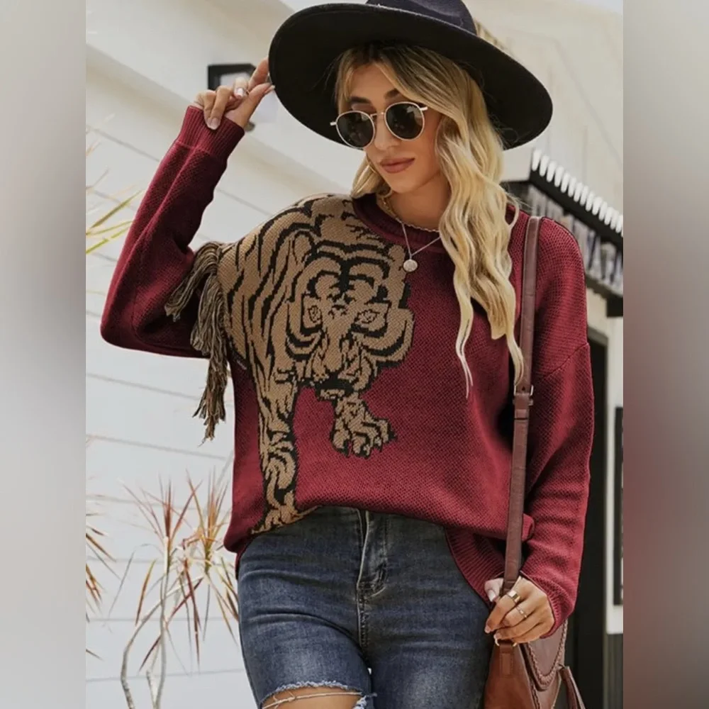 MISS SPARKLING 🆕 red Tiger sweater medium. Pit 25